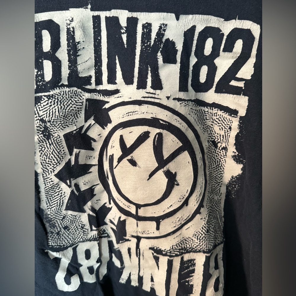Men’s XXL Blink 182 T shirt